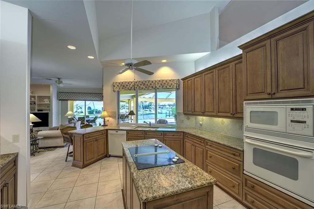 1639 Mcilvaine Ct, Marco Island, FL 34145-18