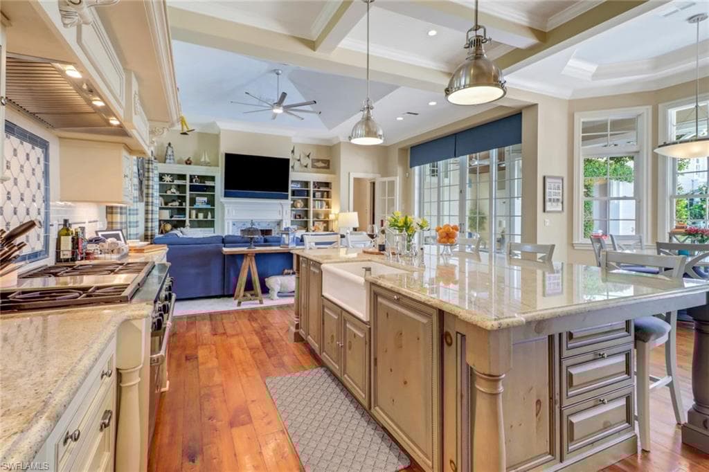 1975 Gulf Shore Blvd S, Naples, FL 34102-15