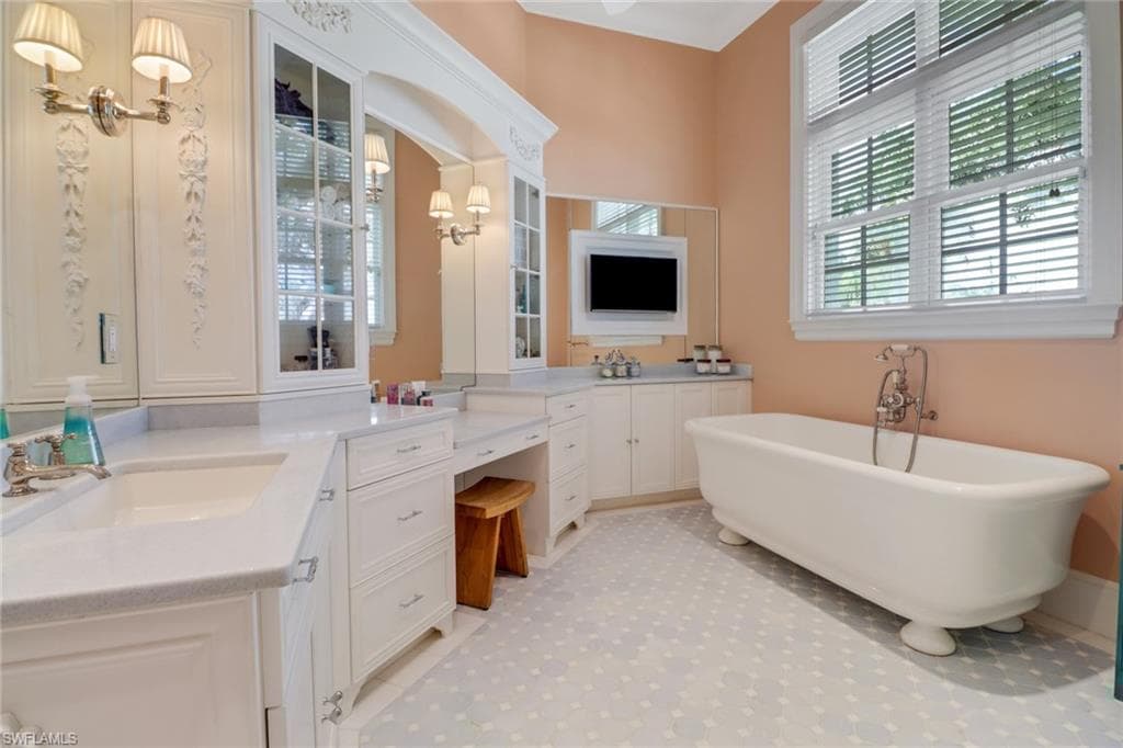 1975 Gulf Shore Blvd S, Naples, FL 34102-24