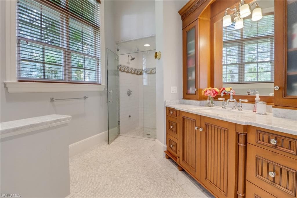 1975 Gulf Shore Blvd S, Naples, FL 34102-25