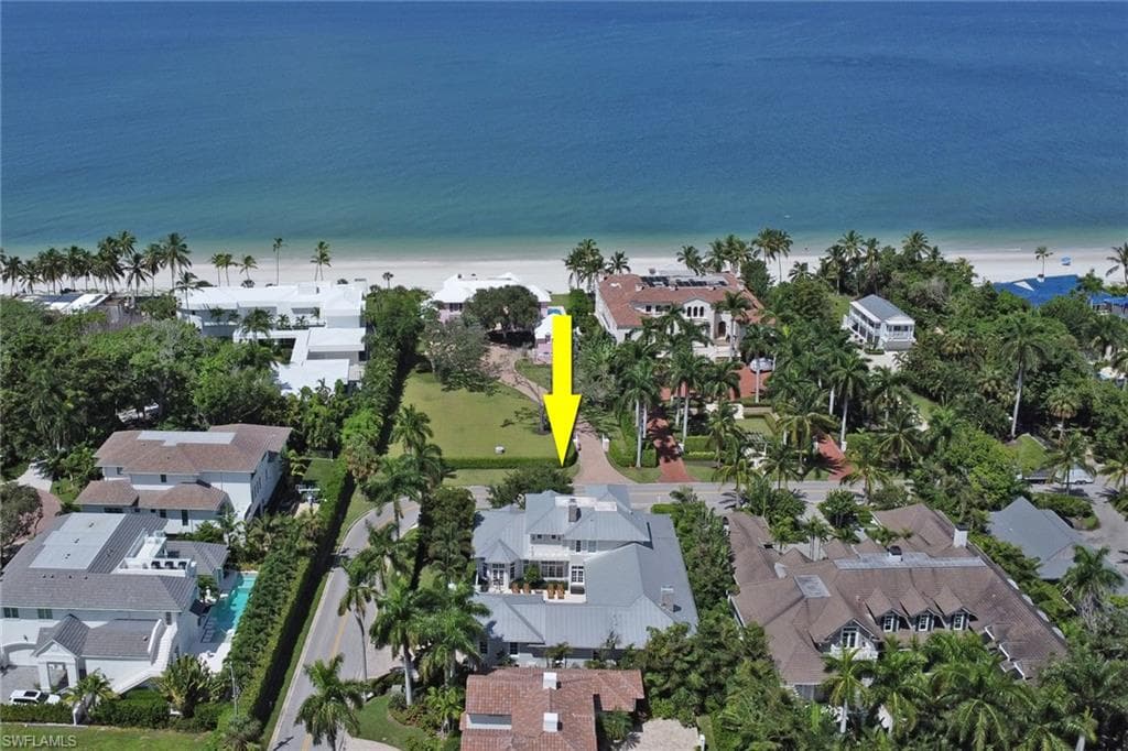 1975 Gulf Shore Blvd S, Naples, FL 34102-2