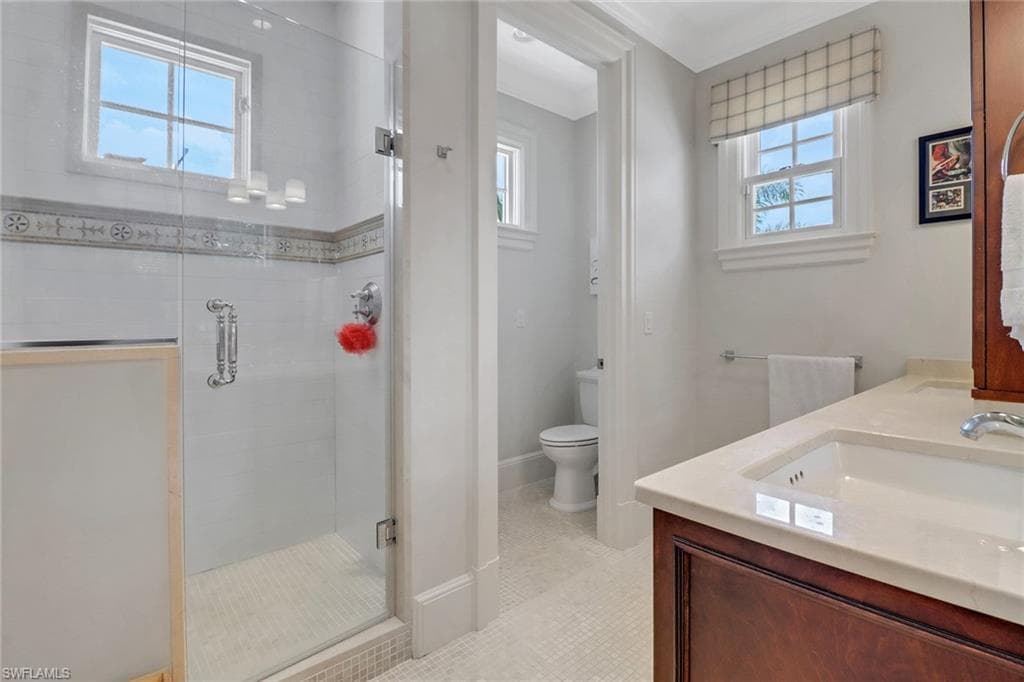 1975 Gulf Shore Blvd S, Naples, FL 34102-33