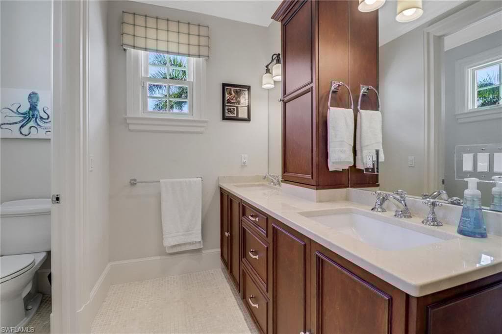 1975 Gulf Shore Blvd S, Naples, FL 34102-34