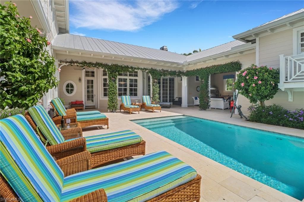 1975 Gulf Shore Blvd S, Naples, FL 34102-40