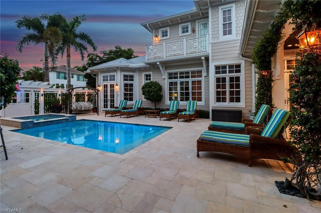 1975 Gulf Shore Blvd S, Naples, FL 34102-47