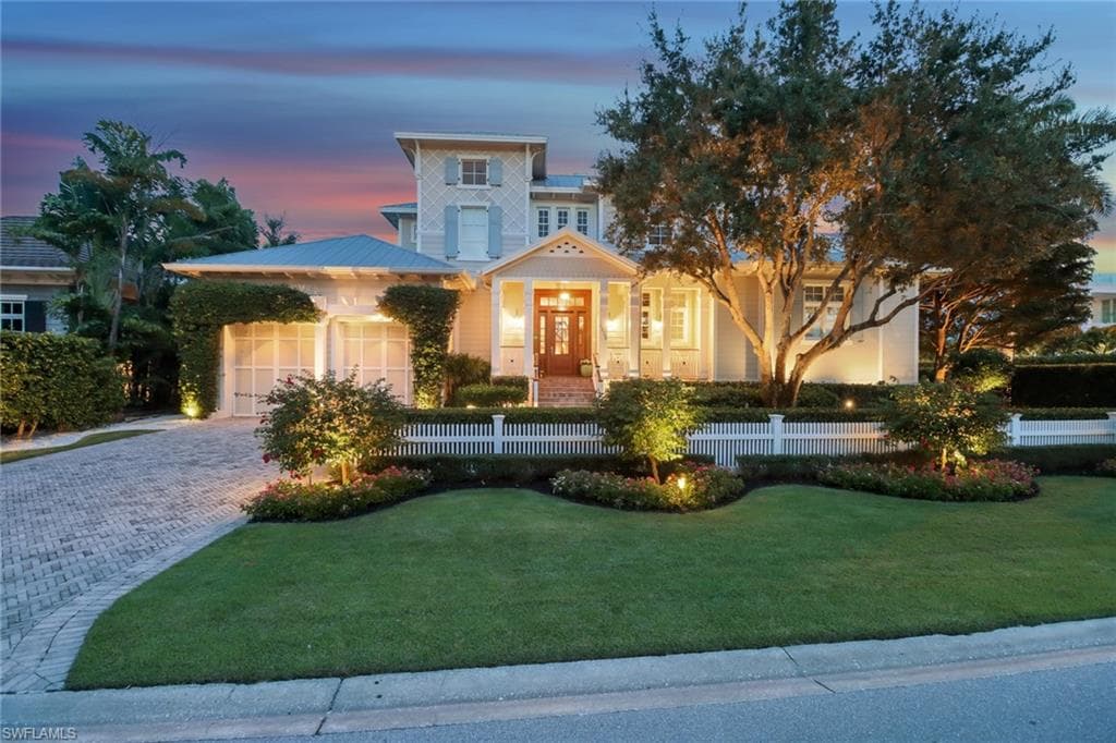 1975 Gulf Shore Blvd S, Naples, FL 34102-5