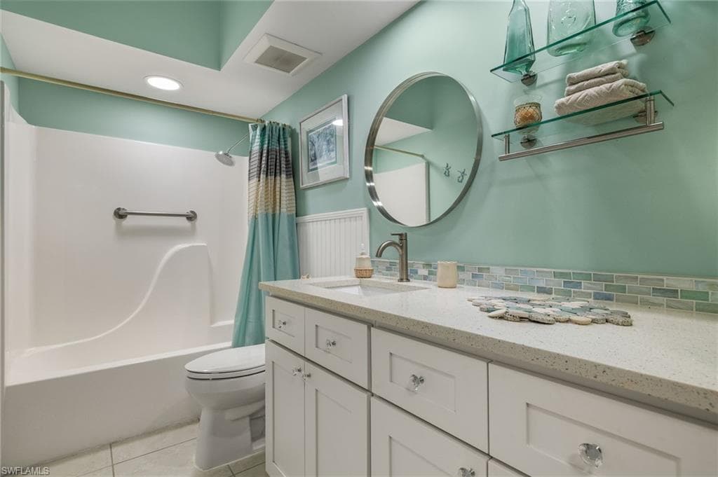15435 Cedarwood Ln 304, Naples, FL 34110-19