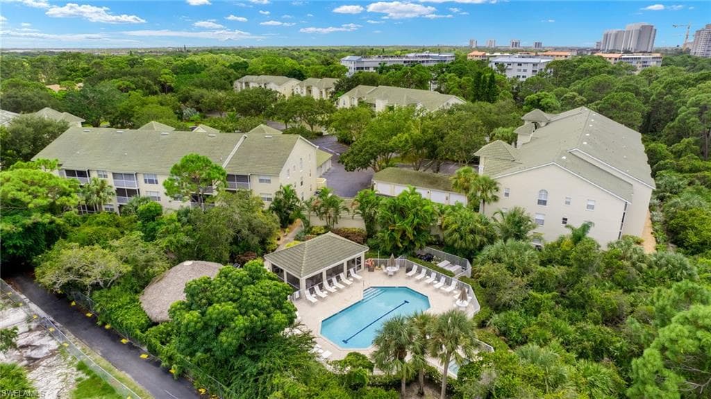 15435 Cedarwood Ln 304, Naples, FL 34110-21