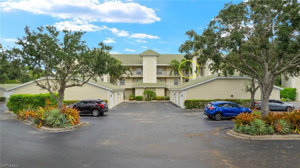 15435 Cedarwood Ln 304, Naples, FL 34110-2