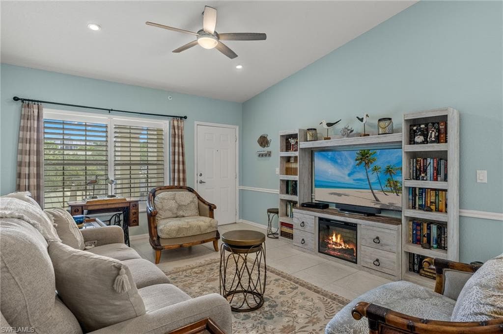 15435 Cedarwood Ln 304, Naples, FL 34110-5