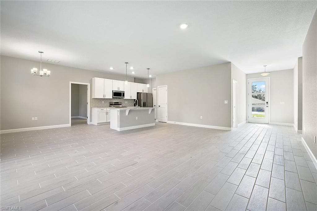 3672 42nd St, Cape Coral, FL 33993-17
