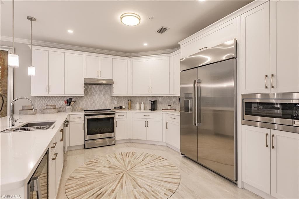 181 Colonade Cir 1405, Naples, FL 34103-17