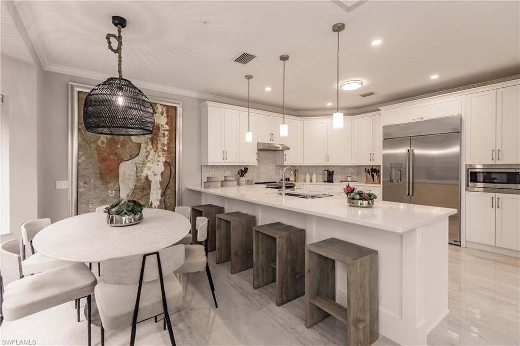181 Colonade Cir 1405, Naples, FL 34103-24