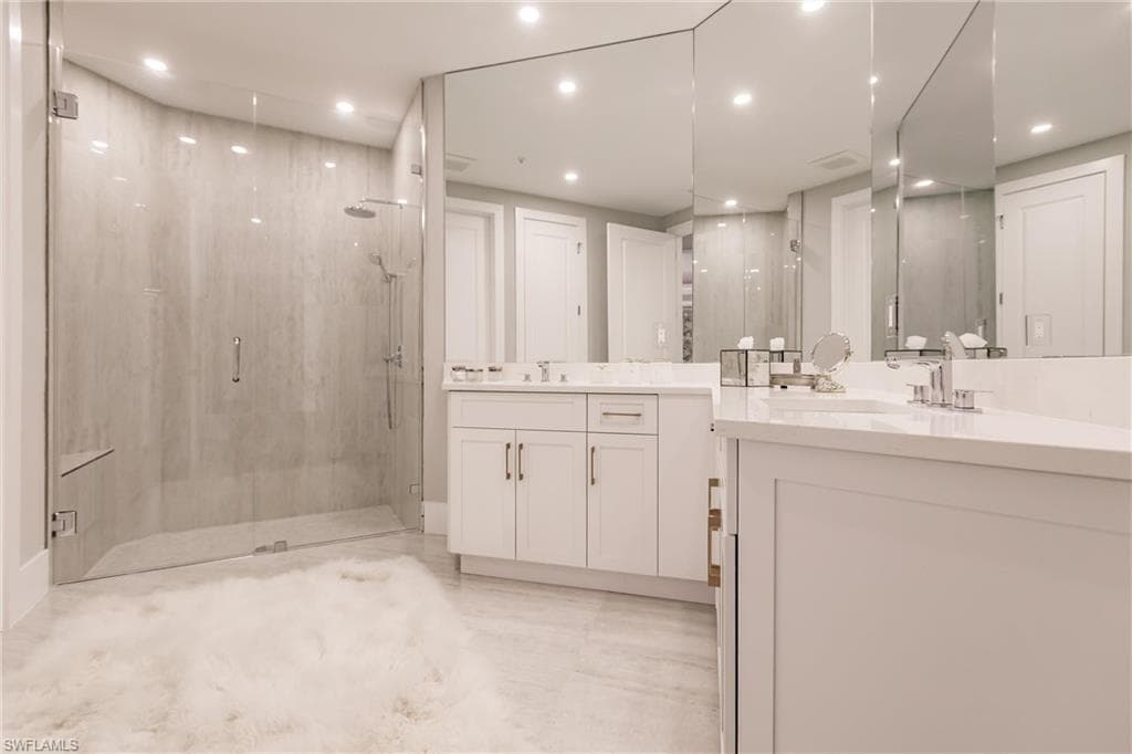 181 Colonade Cir 1405, Naples, FL 34103-32