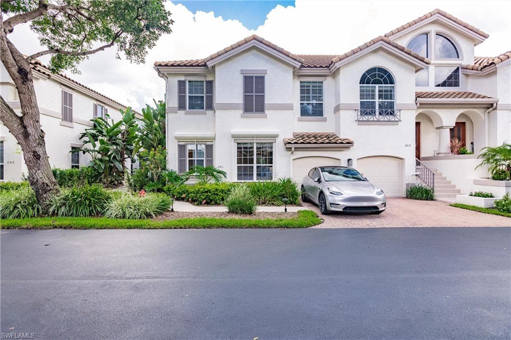 181 Colonade Cir 1405, Naples, FL 34103-4