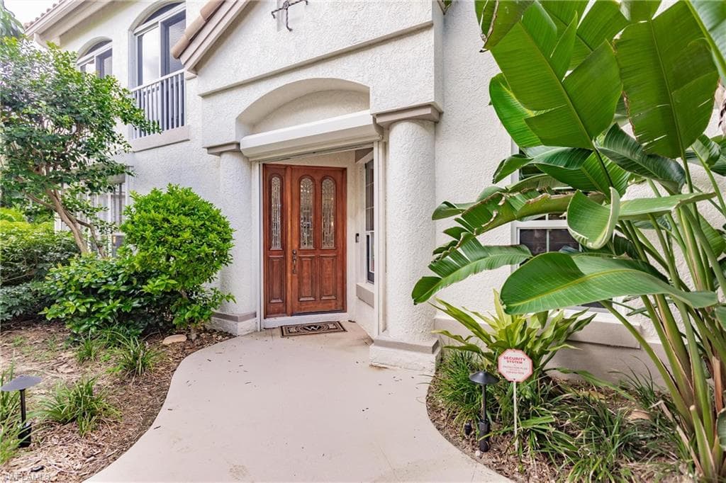 181 Colonade Cir 1405, Naples, FL 34103-5