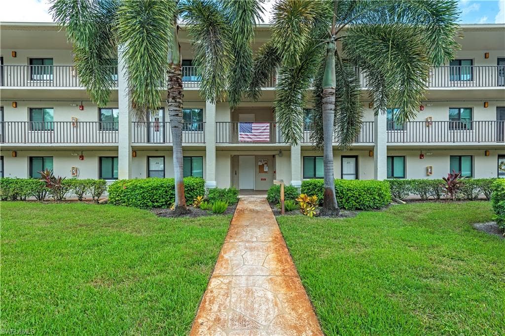 5724 Deauville Cir H206, Naples, FL 34112-2