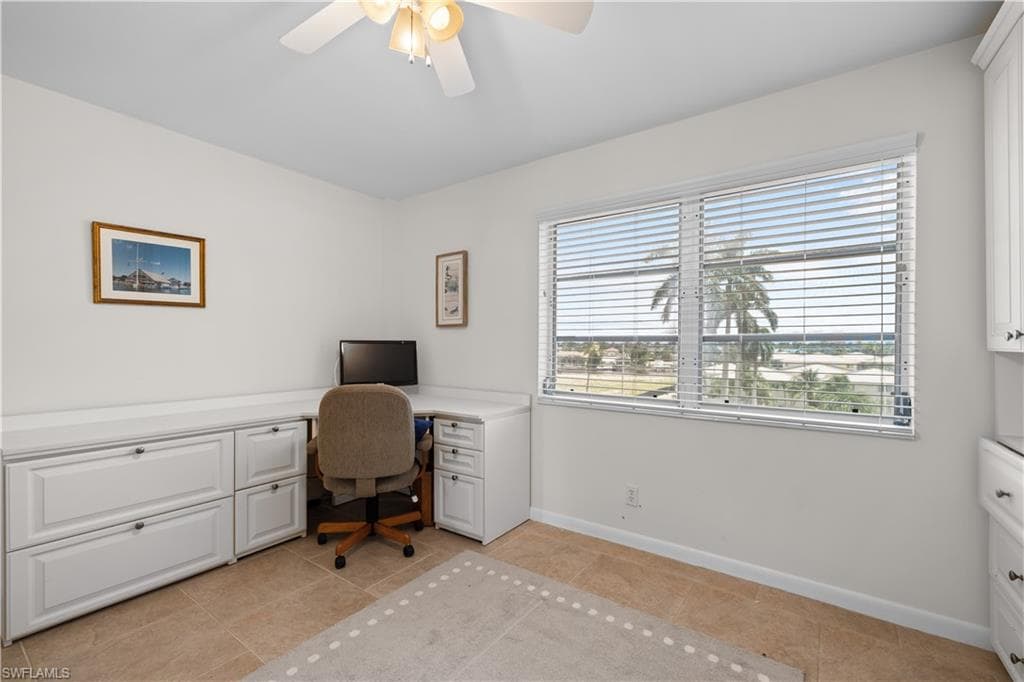 2011 Gulf Shore Blvd N 44, Naples, FL 34102-12