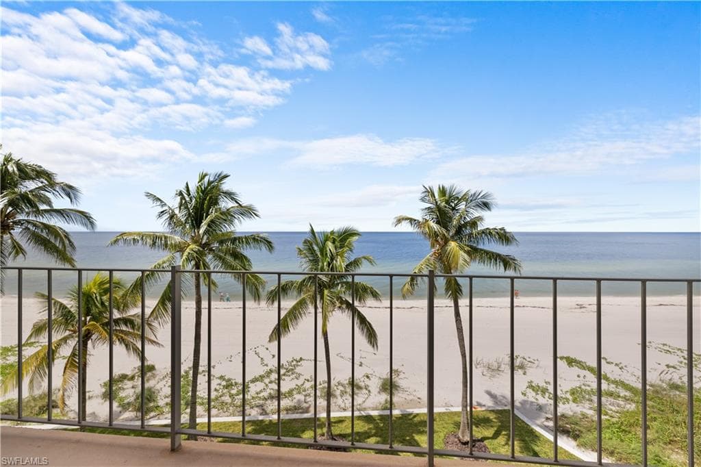 2011 Gulf Shore Blvd N 44, Naples, FL 34102-3