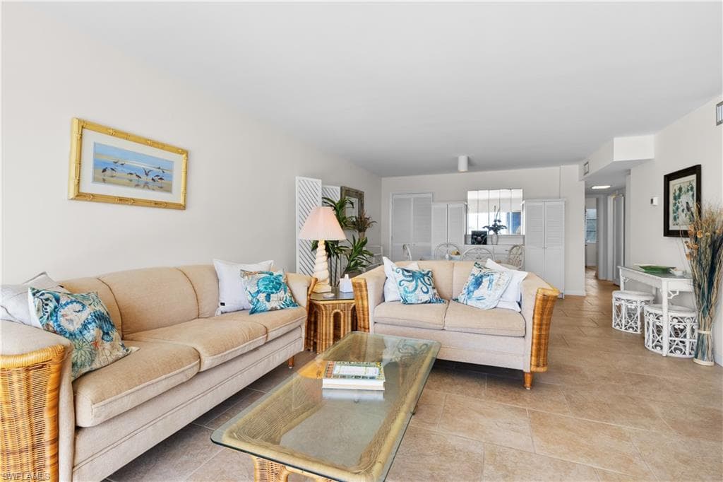 2011 Gulf Shore Blvd N 44, Naples, FL 34102-5