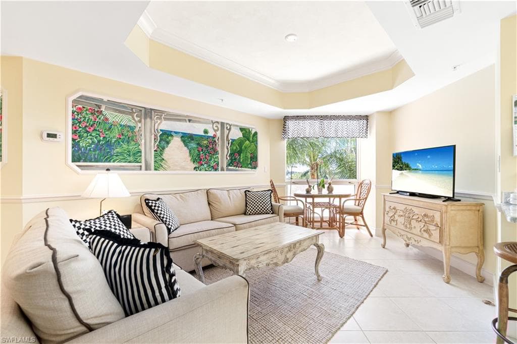 4021 Gulf Shore Blvd N 405, Naples, FL 34103-9