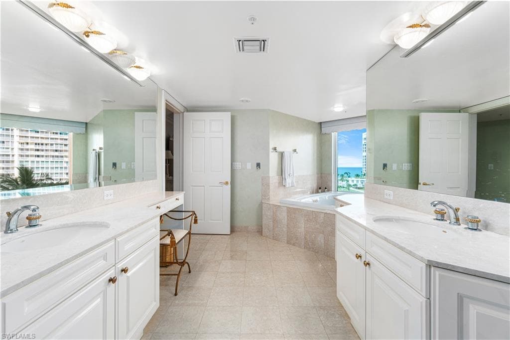 4021 Gulf Shore Blvd N 405, Naples, FL 34103-16