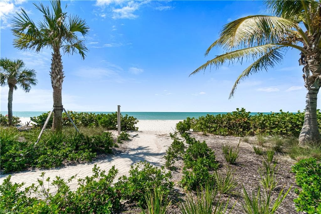 4021 Gulf Shore Blvd N 405, Naples, FL 34103-29