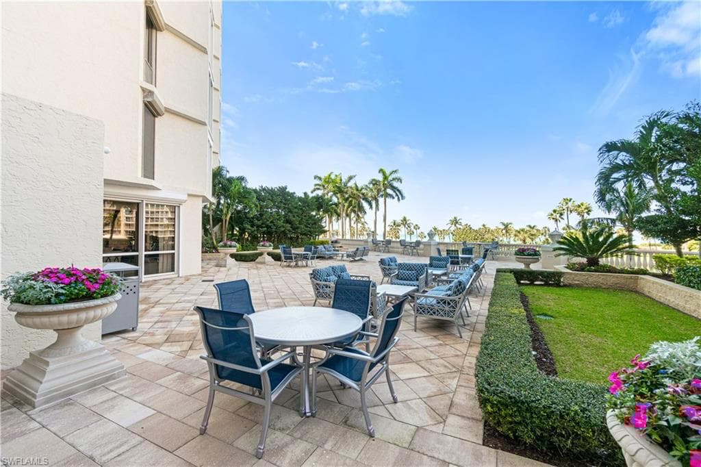 4021 Gulf Shore Blvd N 405, Naples, FL 34103-33