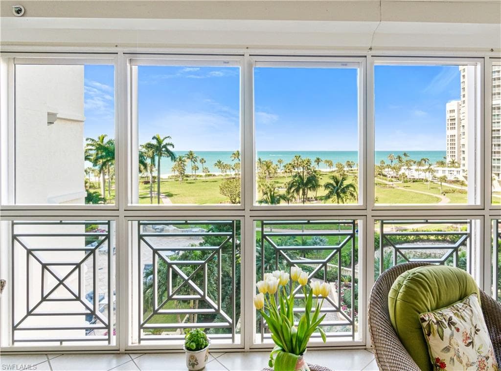 4021 Gulf Shore Blvd N 405, Naples, FL 34103-3