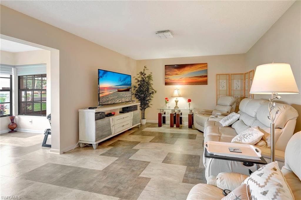1501 Palm Woode Dr, Fort Myers, FL 33919-2