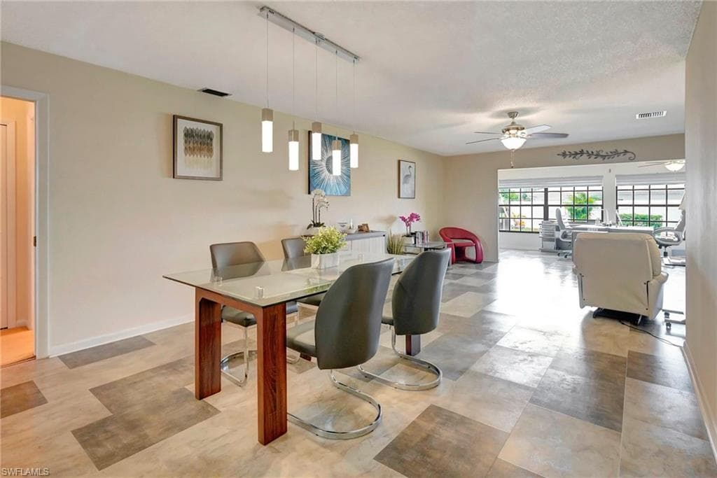 1501 Palm Woode Dr, Fort Myers, FL 33919-3