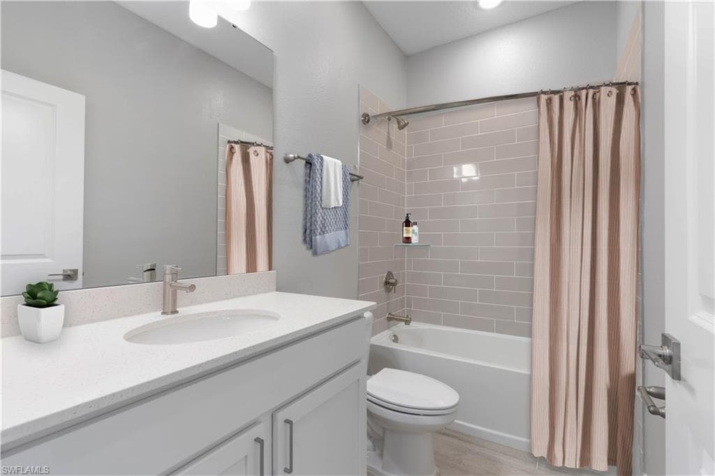 13 34th Pl, Cape Coral, FL 33991-17