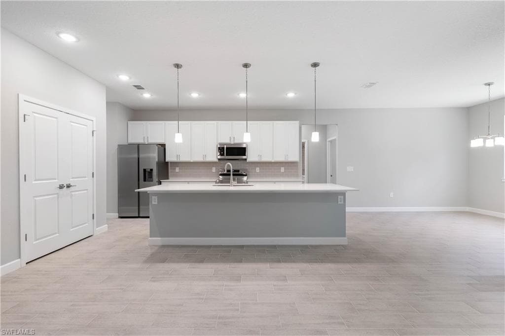 13 34th Pl, Cape Coral, FL 33991-8