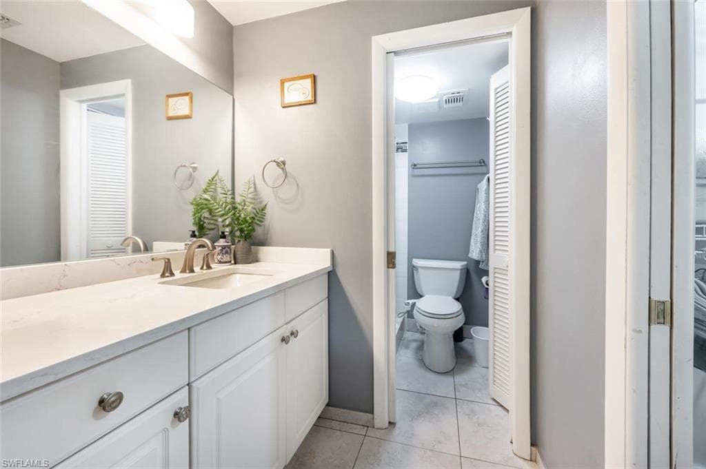 385 Palm Dr 1733, Naples, FL 34112-13