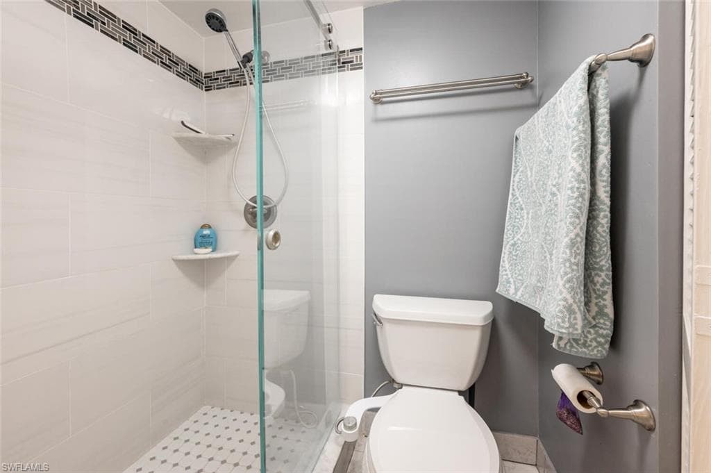 385 Palm Dr 1733, Naples, FL 34112-14