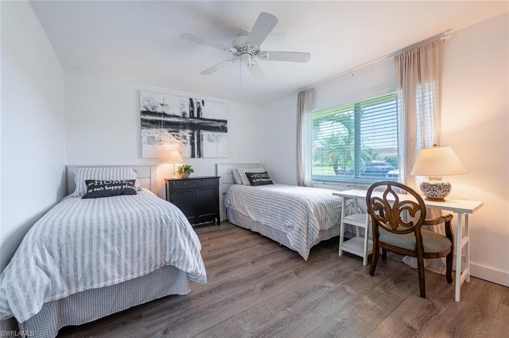 385 Palm Dr 1733, Naples, FL 34112-15