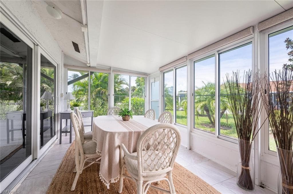 385 Palm Dr 1733, Naples, FL 34112-19