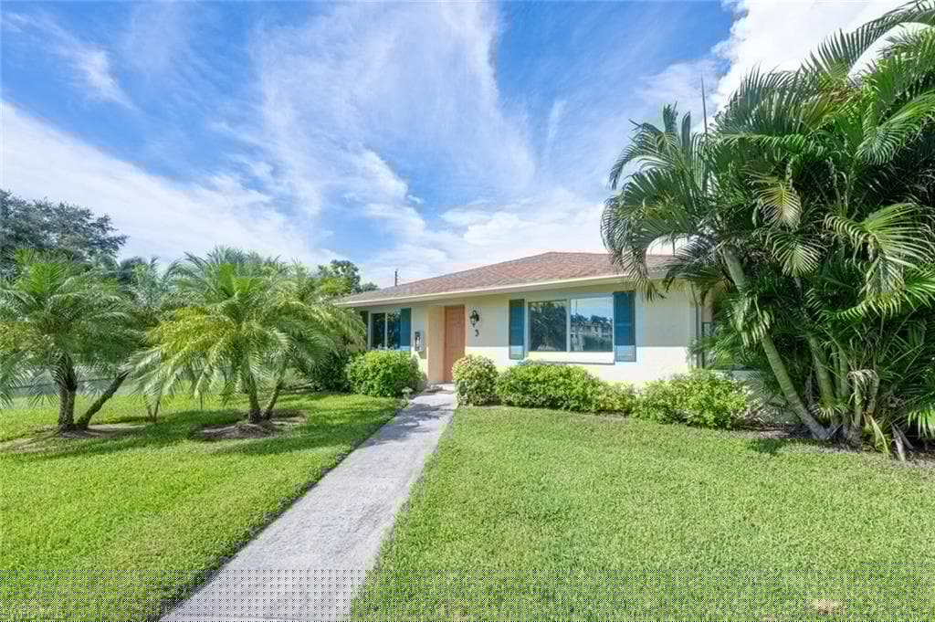 385 Palm Dr 1733, Naples, FL 34112-2