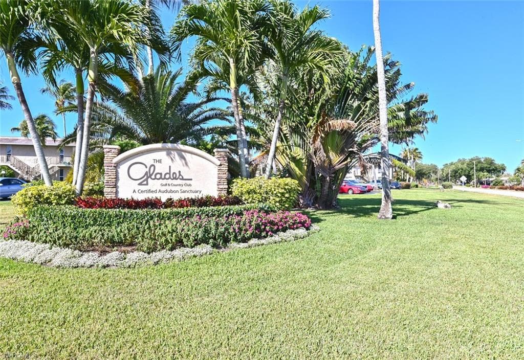 385 Palm Dr 1733, Naples, FL 34112-39