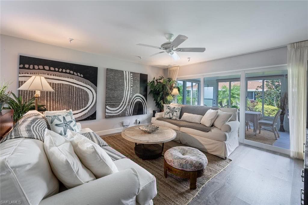 385 Palm Dr 1733, Naples, FL 34112-6