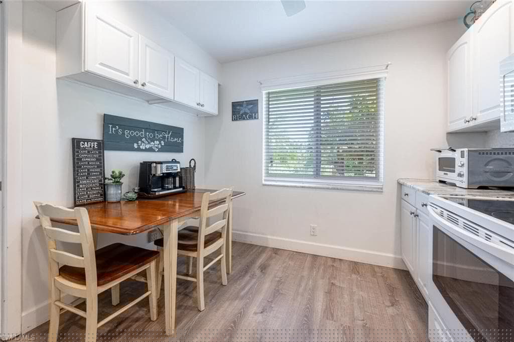 385 Palm Dr 1733, Naples, FL 34112-8