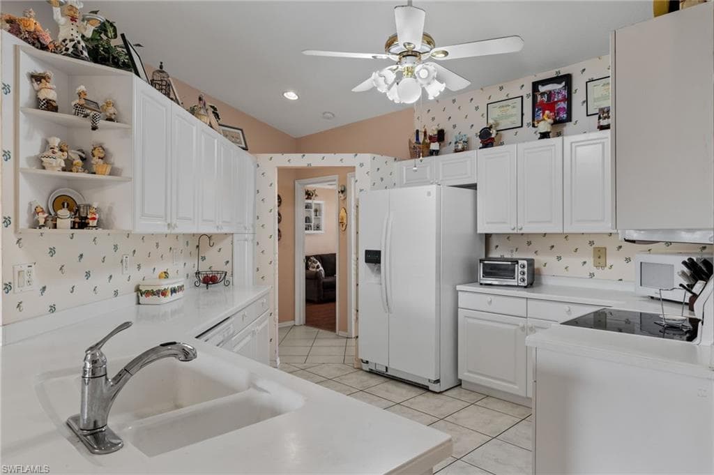 1010 Partridge Cir 202, Naples, FL 34104-9