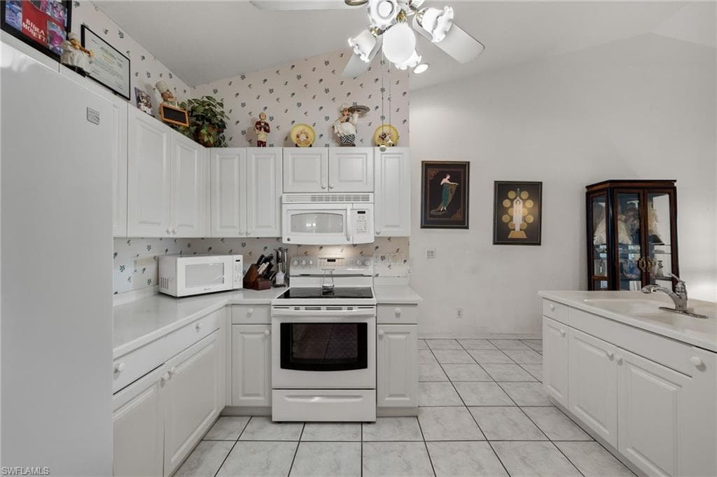 1010 Partridge Cir 202, Naples, FL 34104-10