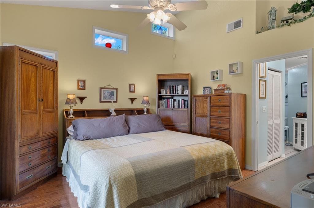 1010 Partridge Cir 202, Naples, FL 34104-12