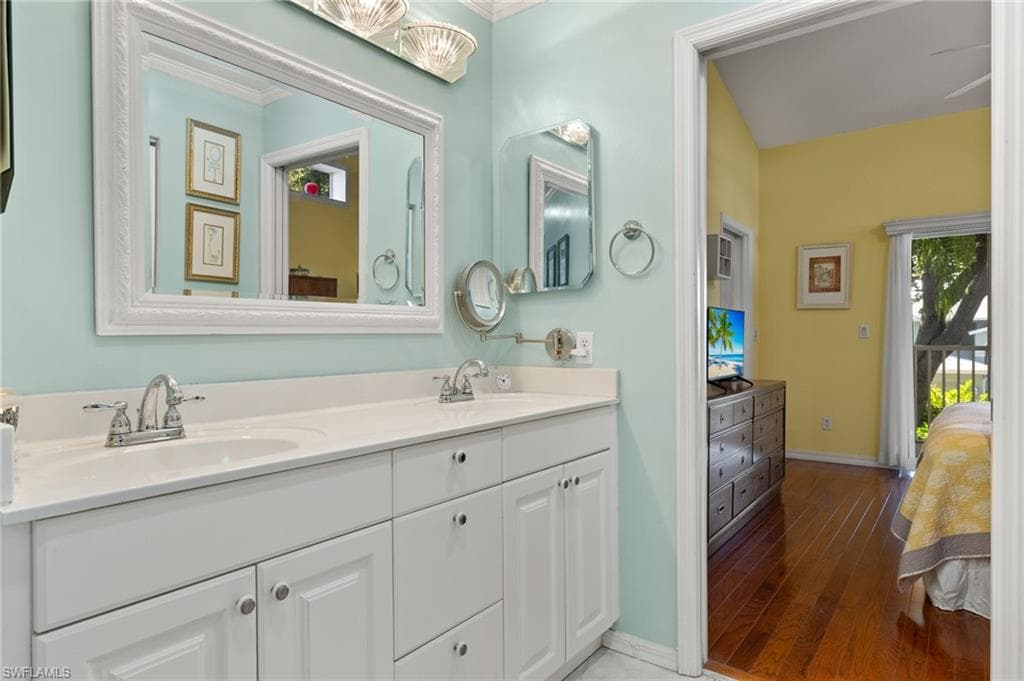 1010 Partridge Cir 202, Naples, FL 34104-15