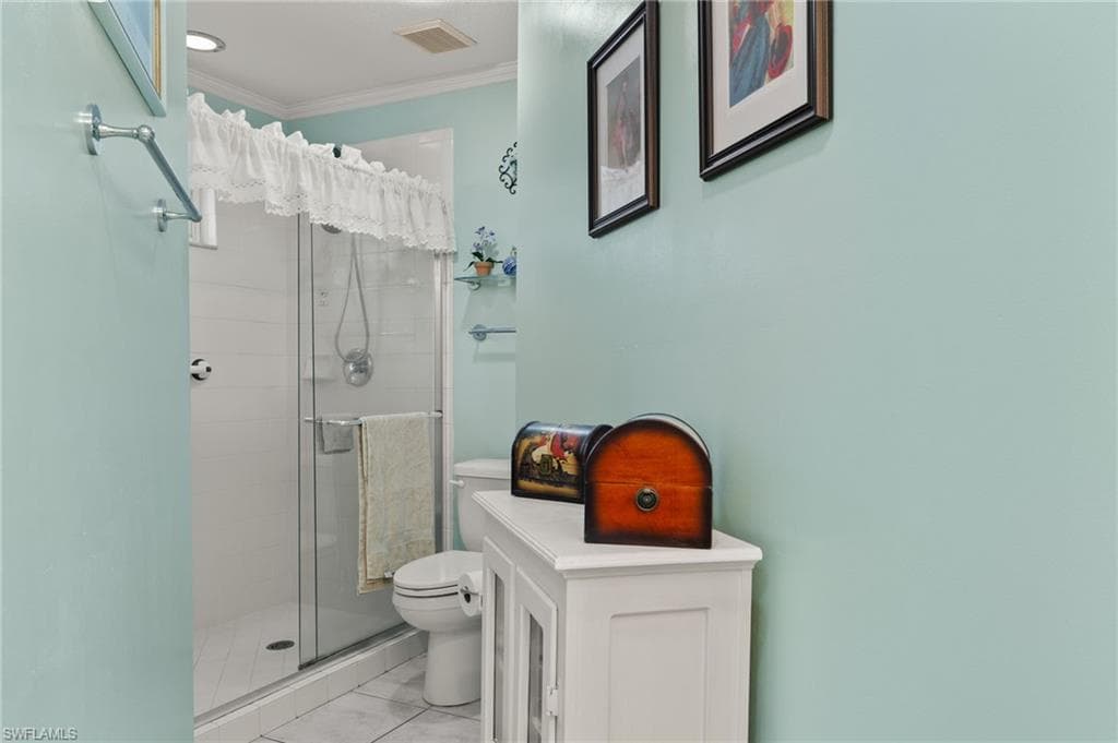 1010 Partridge Cir 202, Naples, FL 34104-16
