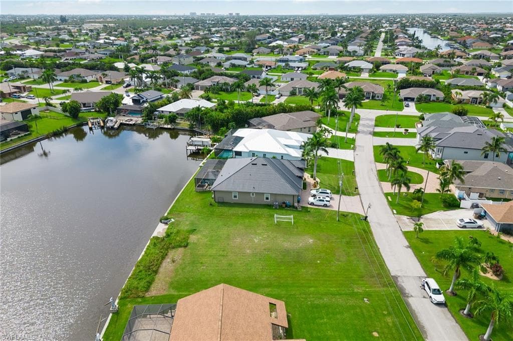 3051 27th Pl, Cape Coral, FL 33914-9
