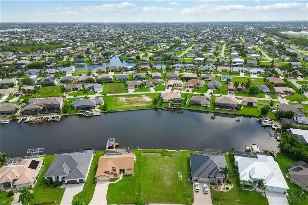 3051 27th Pl, Cape Coral, FL 33914-11