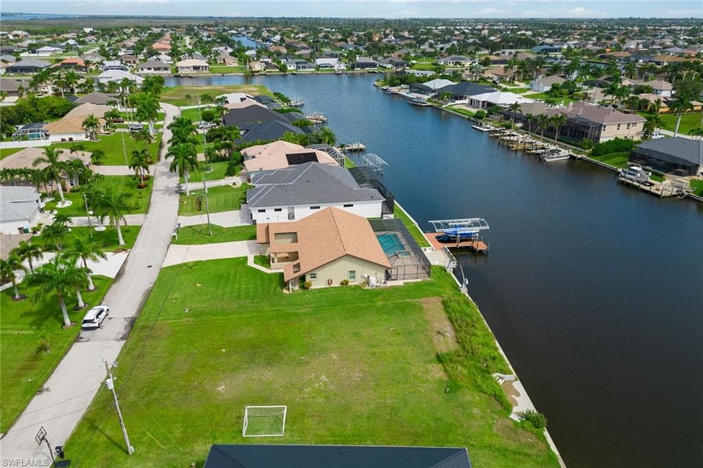 3051 27th Pl, Cape Coral, FL 33914-5