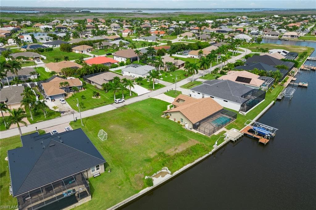 3051 27th Pl, Cape Coral, FL 33914-6